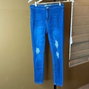 Almost Famous Juniors' High-Rise Destructed Skinny Jeans Size 3